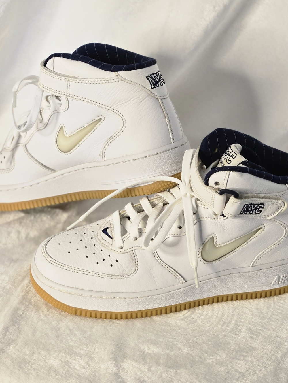 Nike Air Force 1 Mid NYC White‎ Jewel Gum Sole Sneakers Men's size 6.5 women's 8